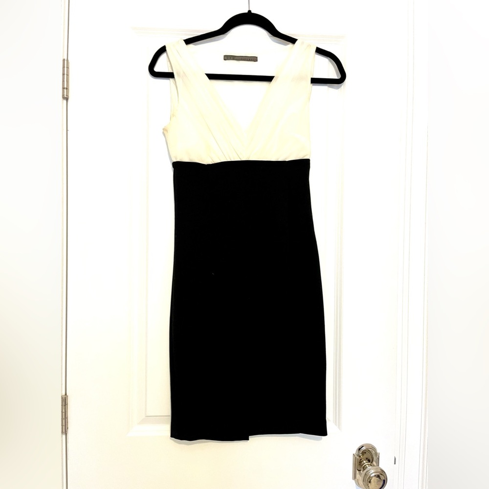Black and white fitted Zara dress - size s